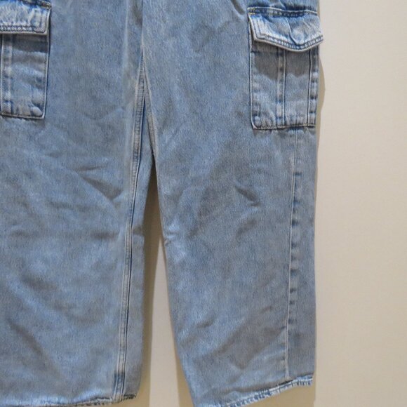 OLD NAVY Extra High Rise Sky-Hi Wide Leg Secret Smooth Cargo Pocket Jeans Light - Picture 8 of 13